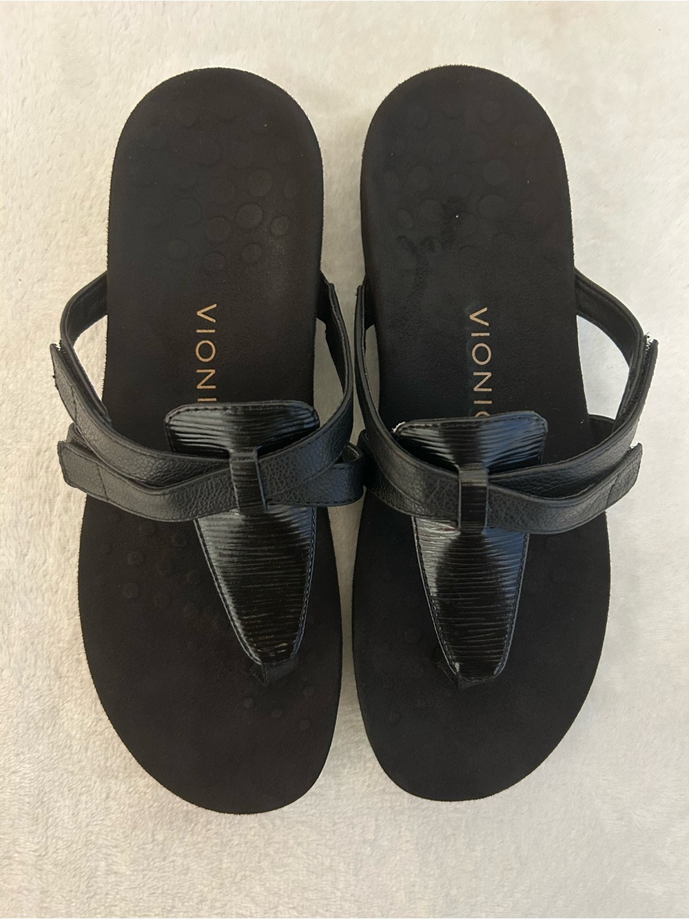 Vionic Black Karley Slim-Strap Sandal Size 10.